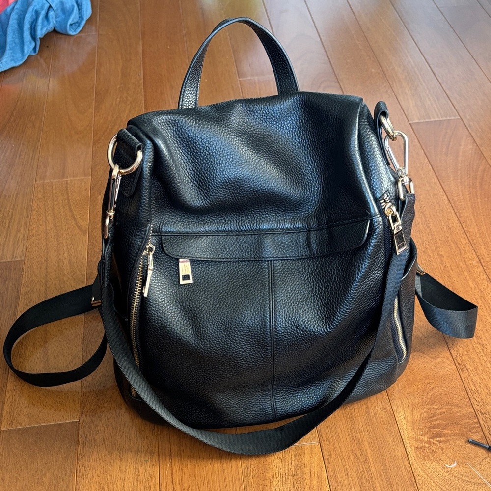 Black Leather Women's Backpack/Purse